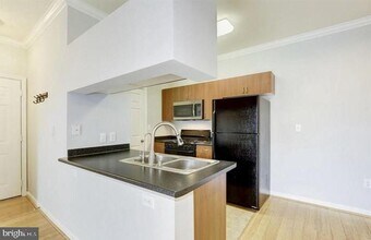 19601 Galway Bay Circle in Germantown, MD - Building Photo - Building Photo