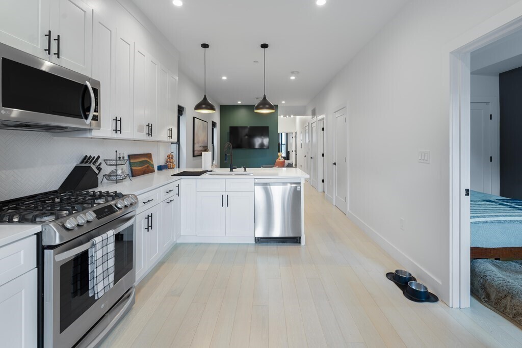 143 Trenton St in Boston, MA - Building Photo