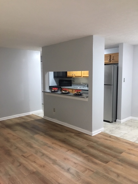 24325 Detroit Rd in Westlake, OH - Building Photo - Building Photo
