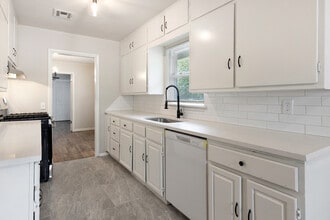 730 N College St in Edmond, OK - Building Photo - Building Photo