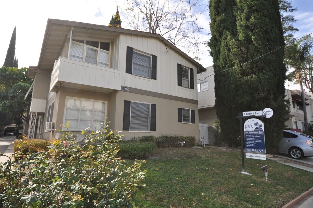14830 Dickens St in Los Angeles, CA - Building Photo