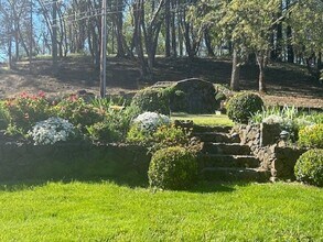 4011 Spring Mountain Rd in St Helena, CA - Building Photo - Building Photo