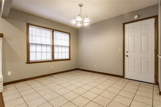 9913 Sunnymeade Pl in The Village, OK - Foto de edificio - Building Photo