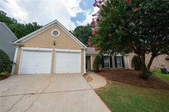 3820 Oak Park Dr in Suwanee, GA - Building Photo - Building Photo