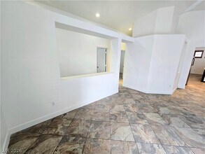 2321 Blackberry Valley Way in Las Vegas, NV - Building Photo - Building Photo