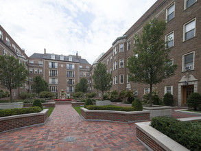 John Evans Buildings in Evanston, IL - Foto de edificio - Building Photo