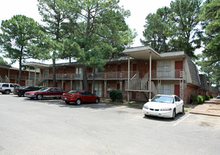 Cedar Creek Apartments in Memphis, TN - Building Photo - Building Photo