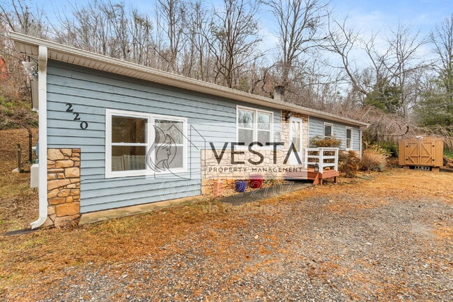 220 Meredith Lp in Swannanoa, NC - Building Photo - Building Photo