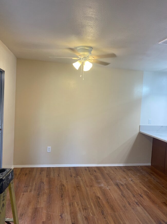 130 Delano St, Unit 1 in Anaheim, CA - Foto de edificio - Building Photo