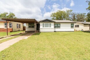 1624 Sunnyside Ln in Wichita Falls, TX - Building Photo