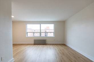 3 Swift Drive in Toronto, ON - Building Photo - Building Photo