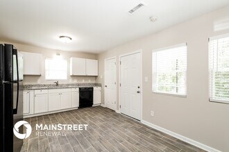 4630 Lawrence Orr Rd in Charlotte, NC - Foto de edificio - Building Photo
