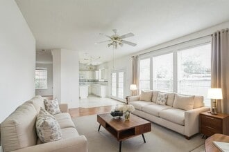 1702 River Trail in Sugar Land, TX - Building Photo - Building Photo