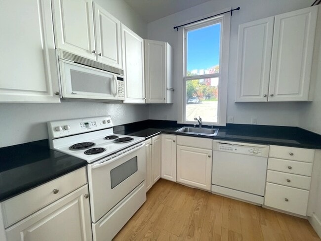 1107 Oak St in San Francisco, CA - Building Photo - Building Photo