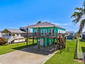 3923 Reeves Dr in Galveston, TX - Building Photo - Building Photo