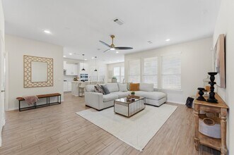 1822 Calabasas Way in Houston, TX - Building Photo - Building Photo