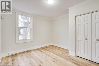 33 Albion St in Brantford, ON - Building Photo - Building Photo