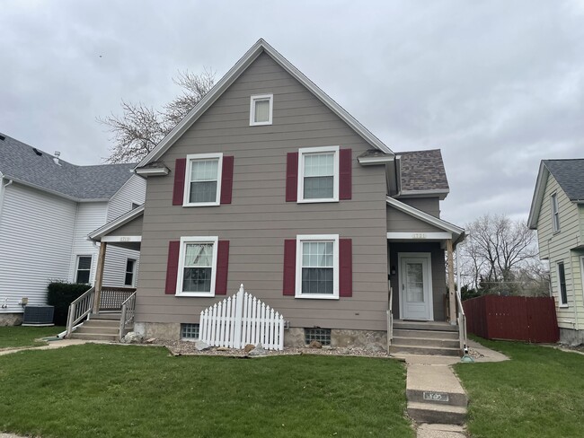 1721 W 16th St, Unit 1721