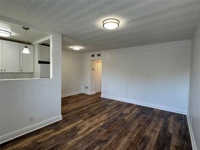 2325 Arthur St in Hollywood, FL - Building Photo - Building Photo