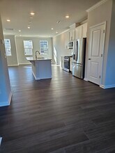 530 Light Oak Way in Apex, NC - Foto de edificio - Building Photo