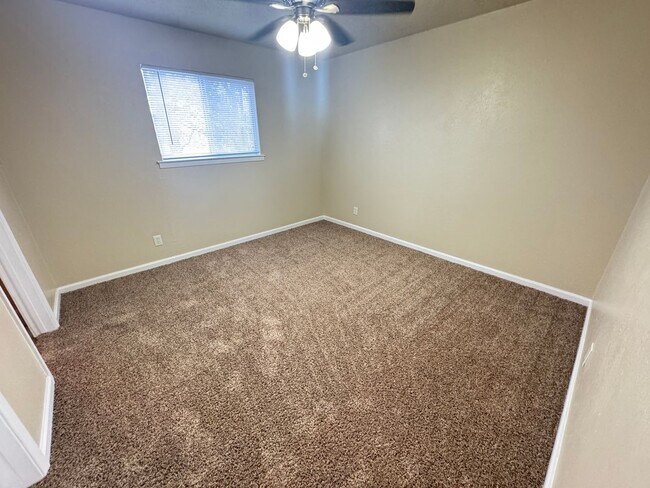 1014 N Gilmer St in Killeen, TX - Building Photo - Building Photo