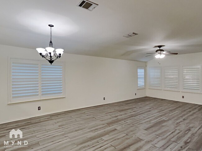 4611 Echo Lake Dr in San Antonio, TX - Building Photo - Building Photo