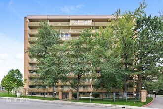 8060 E Girard Ave in Denver, CO - Building Photo - Building Photo