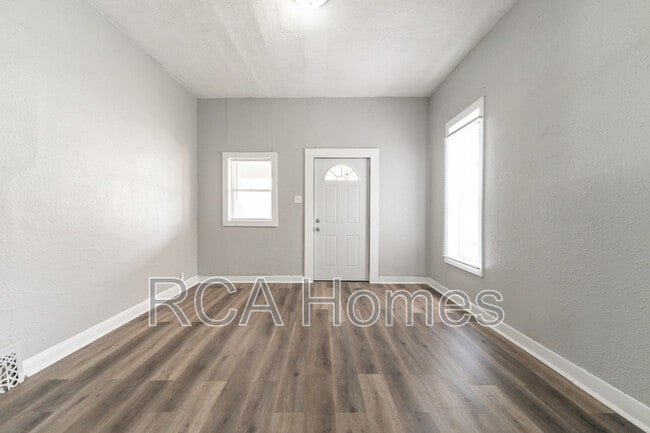 2427 N Kenwood Ave in Indianapolis, IN - Building Photo - Building Photo