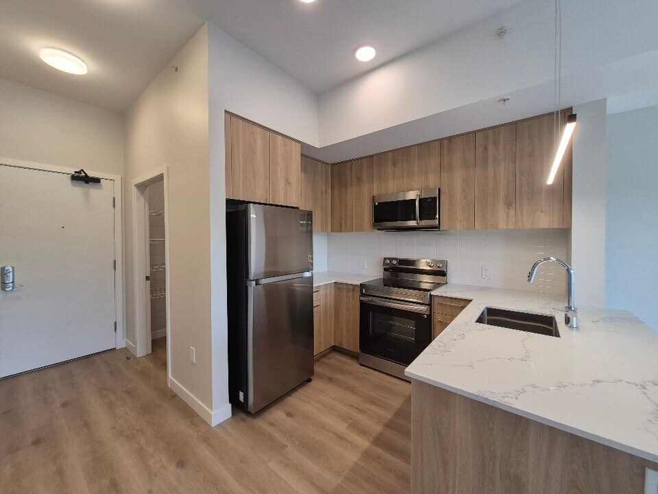 416 Royal Ave in Kelowna, BC - Building Photo