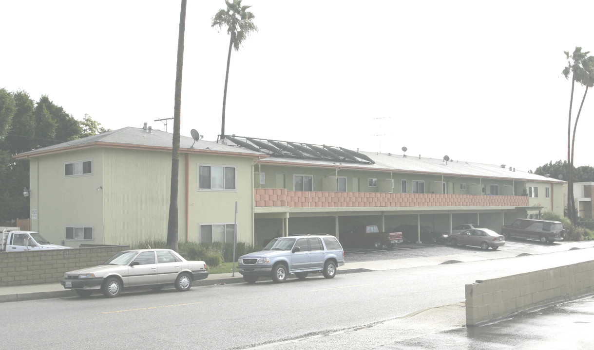 8910 Sepulveda Eastway in Los Angeles, CA - Building Photo