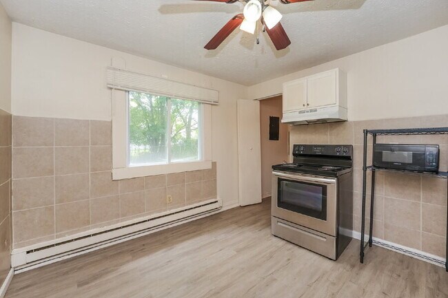 1319 Fillmore Cir in Lorain, OH - Building Photo - Building Photo
