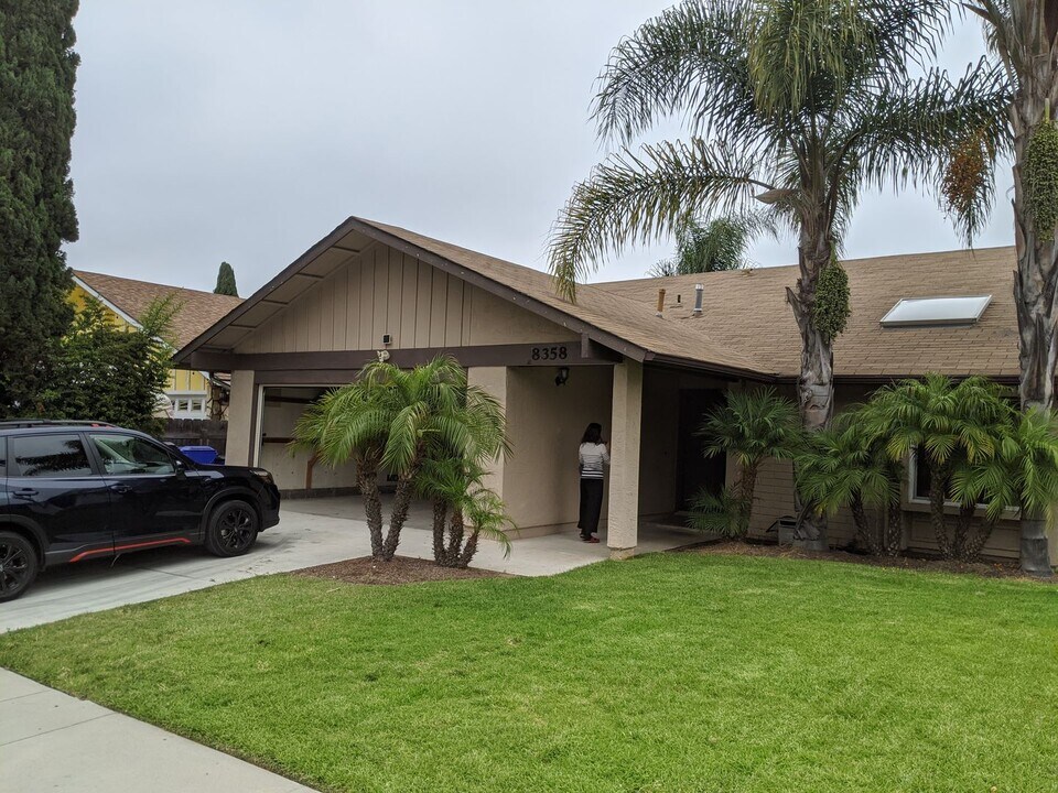 8358 Glen Vista Ct in San Diego, CA - Building Photo