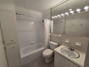 5840 NE 22nd Way in Fort Lauderdale, FL - Building Photo - Building Photo