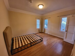 1241 S Crescent Heights Blvd in Los Angeles, CA - Building Photo - Building Photo