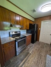 211 Brookview Ln in Palestine, TX - Building Photo - Building Photo
