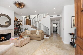 227 Neptune Ave in Encinitas, CA - Building Photo - Building Photo