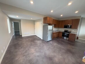 300 N Independence St in Harrisonville, MO - Building Photo - Building Photo