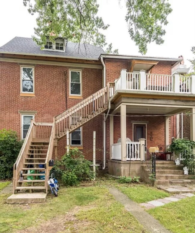 417 W Walnut St in Perkasie, PA - Building Photo - Building Photo