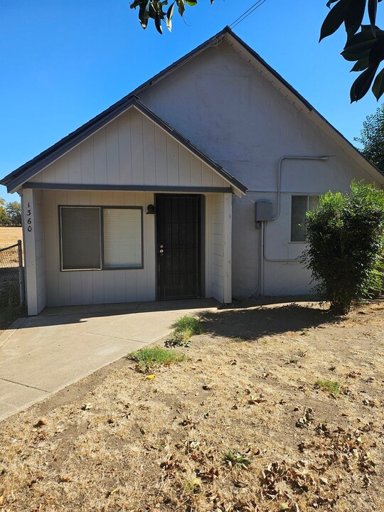 1358-1372 Dewsnup Ave in Gridley, CA - Building Photo