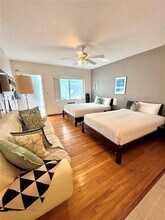 401 Collins Ave in Miami Beach, FL - Building Photo - Building Photo