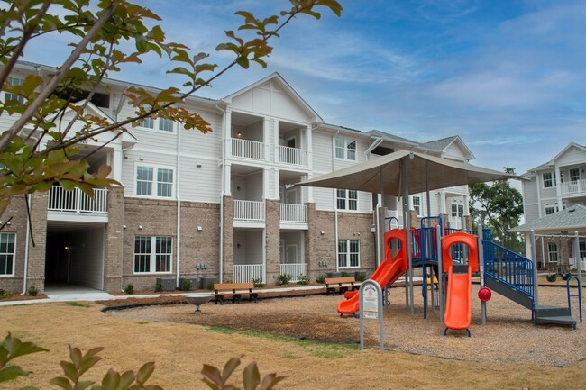 Garden Oaks in Beaufort, SC - Foto de edificio - Building Photo