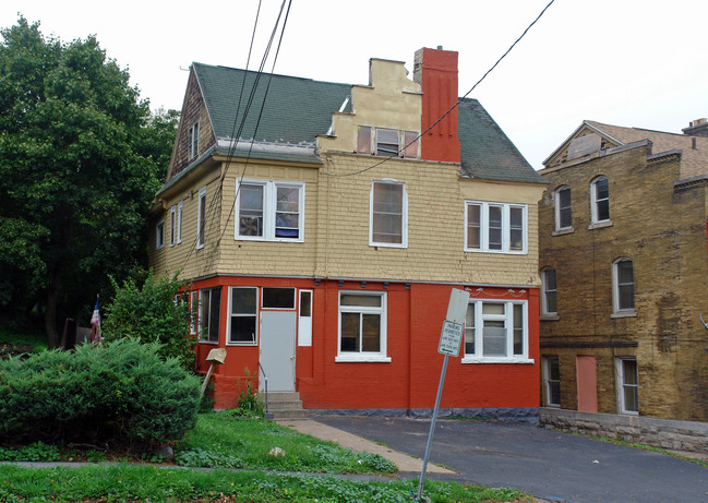 725 E Willow St in Syracuse, NY - Building Photo - Building Photo