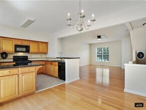 2072 Merrimont Way in Roswell, GA - Foto de edificio - Building Photo
