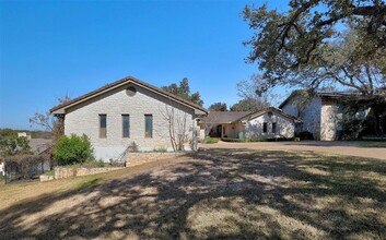 604 Rolling Green Dr in Lakeway, TX - Building Photo - Building Photo