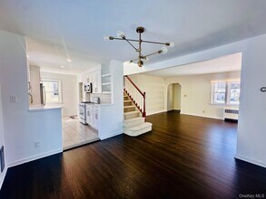 11 W Glen Ave in Port Chester, NY - Building Photo - Building Photo