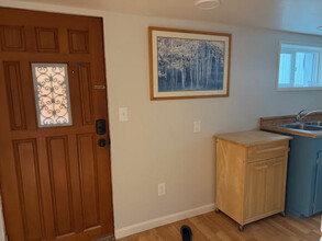 1111 NW 58th St, Unit #B Basement in Seattle, WA - Foto de edificio - Building Photo