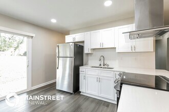 8294 Marlborough Dr in Jonesboro, GA - Building Photo - Building Photo