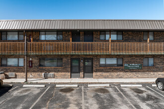 Valleyview Apartments in Valley Center, KS - Foto de edificio - Building Photo