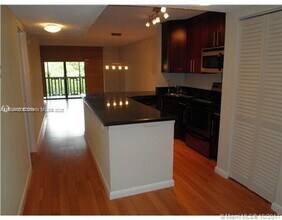 1021 Mockingbird Ln in Plantation, FL - Building Photo - Building Photo