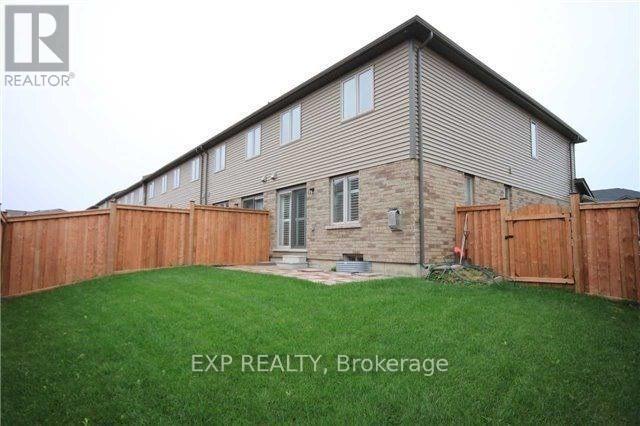 134 Westbank Trail in Hamilton, ON - Building Photo - Building Photo